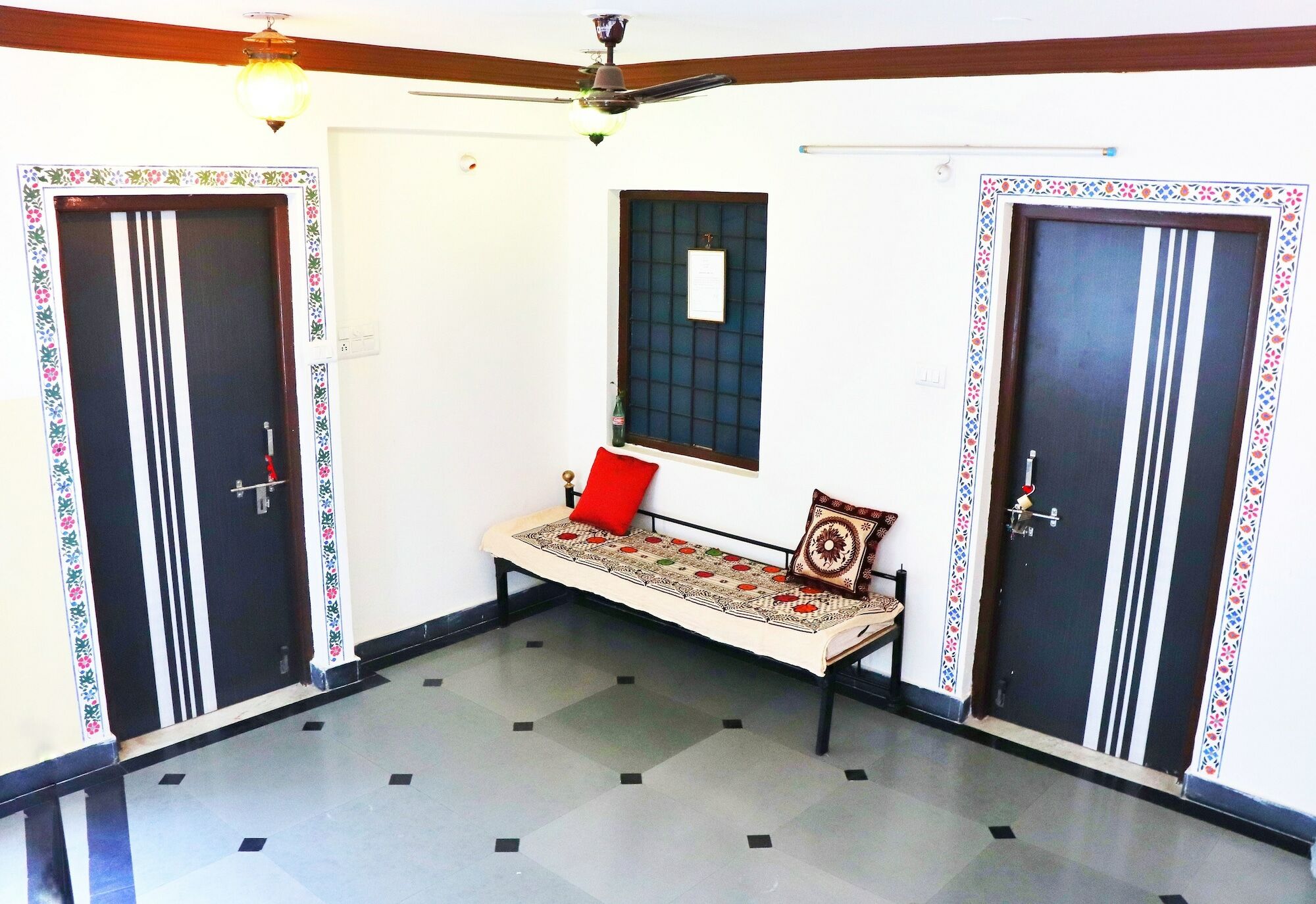 Black Pepper Home Stay Удайпур Экстерьер фото